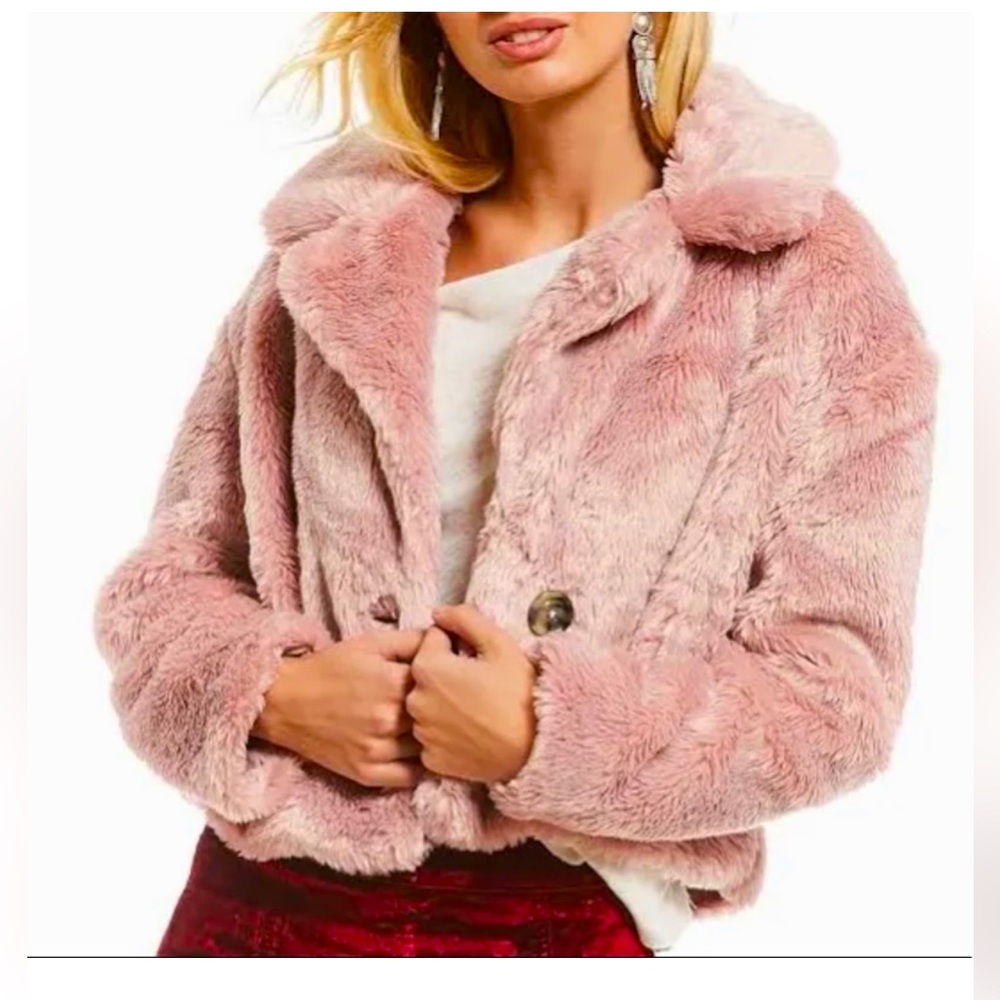 FREE PEOPLE MENA FAUX FUR CROPPED JACKET IN LIGHT PINK SIZE M